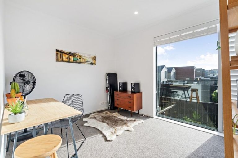 Photo of property in 10 Shelduck Way, Hobsonville, Auckland, 0616