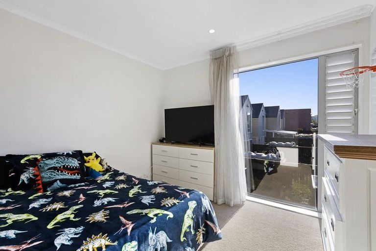 Photo of property in 6 Shelduck Way, Hobsonville, Auckland, 0616