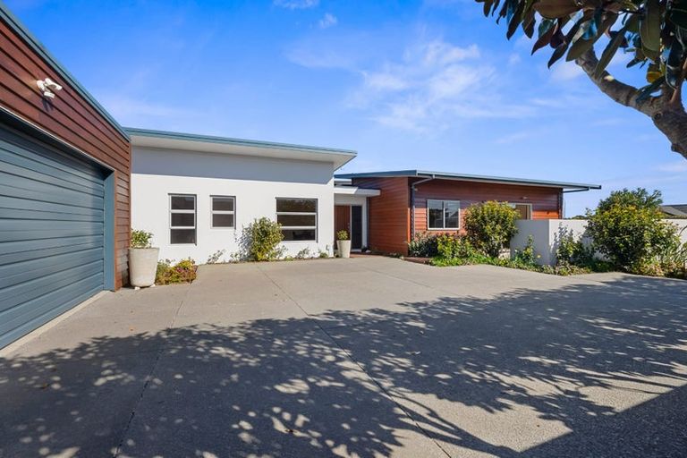 Photo of property in 4 St Andrews Parkway, Waiwhakaiho, New Plymouth, 4312