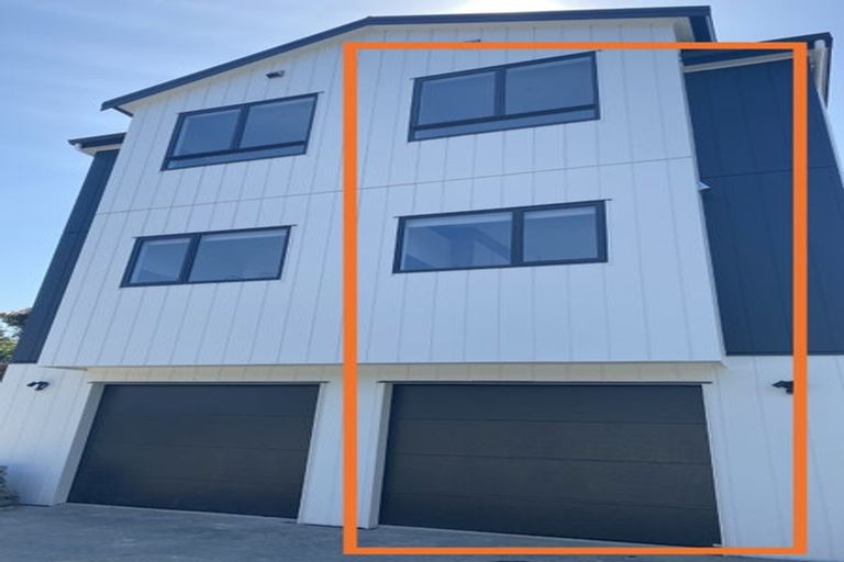 Photo of property in 43 Tirimoana Road, Te Atatu South, Auckland, 0602