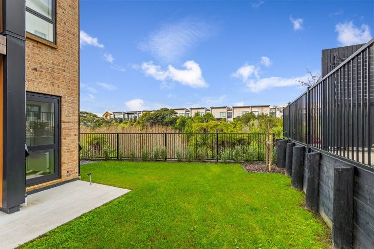Photo of property in 7/35 Marine Parade, Hobsonville, Auckland, 0616