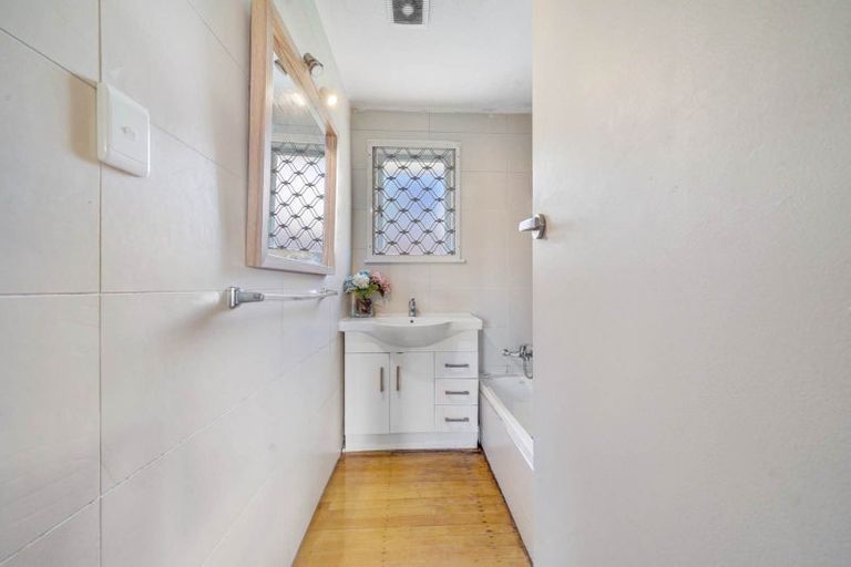 Photo of property in 54 Tiraumea Drive, Pakuranga, Auckland, 2010