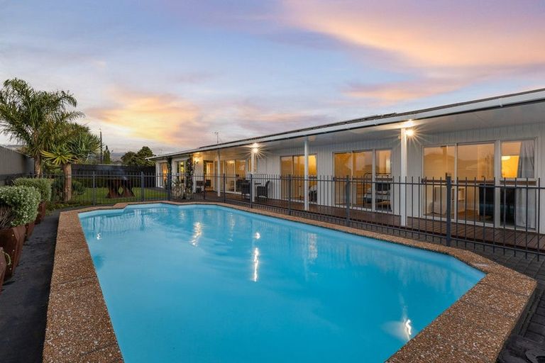 Photo of property in 23 Featherston Street, Levin, 5510