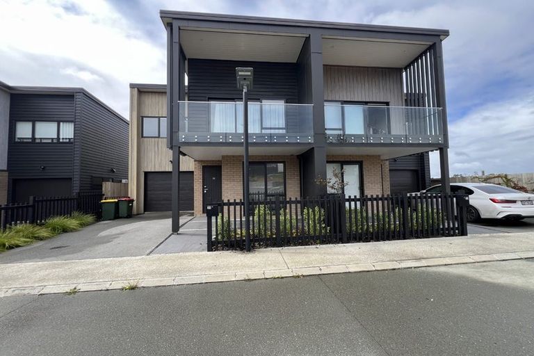 Photo of property in 30 Monstedt Terrace, Windsor Park, Auckland, 0632