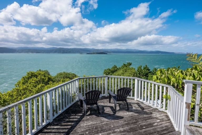 Photo of property in 579 Hutt Road, Horokiwi, Wellington, 5016