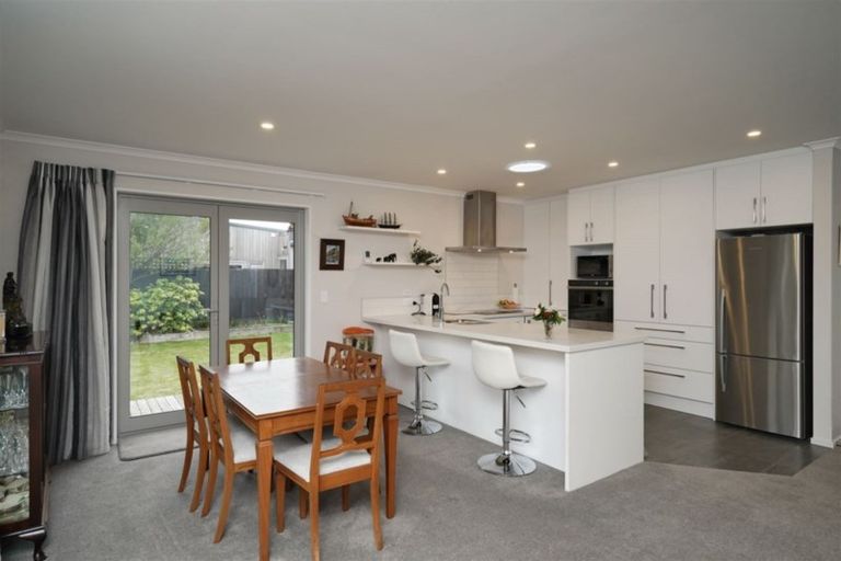 Photo of property in 2/27 Ngaio Street, Saint Martins, Christchurch, 8022