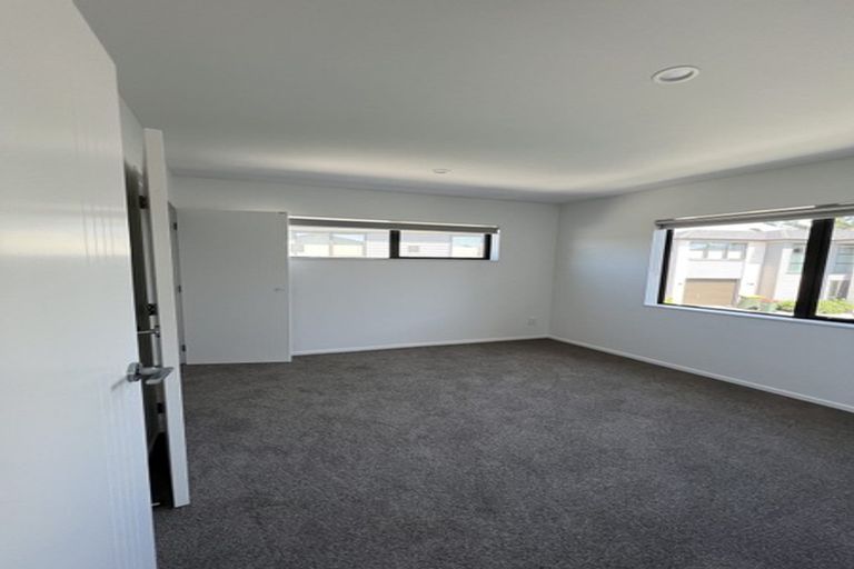 Photo of property in 9a Kaweka Street, New Lynn, Auckland, 0600