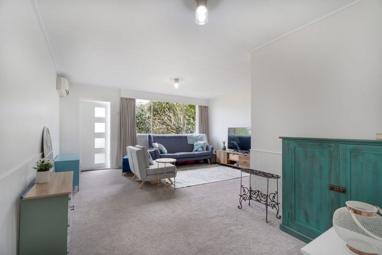 Photo of property in 1/377 Main Road, Tawa, Wellington, 5028