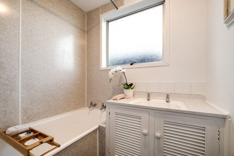 Photo of property in 18 Heaphy Place, Casebrook, Christchurch, 8051