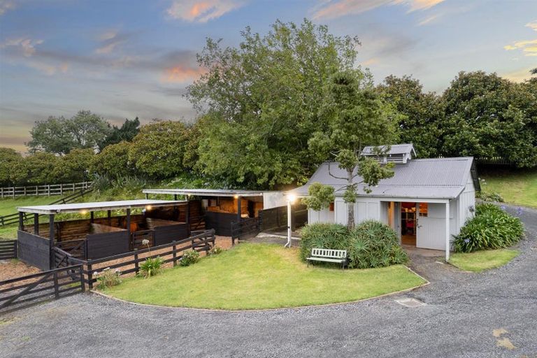 Photo of property in 298 Rimmer Road, Helensville, 0875