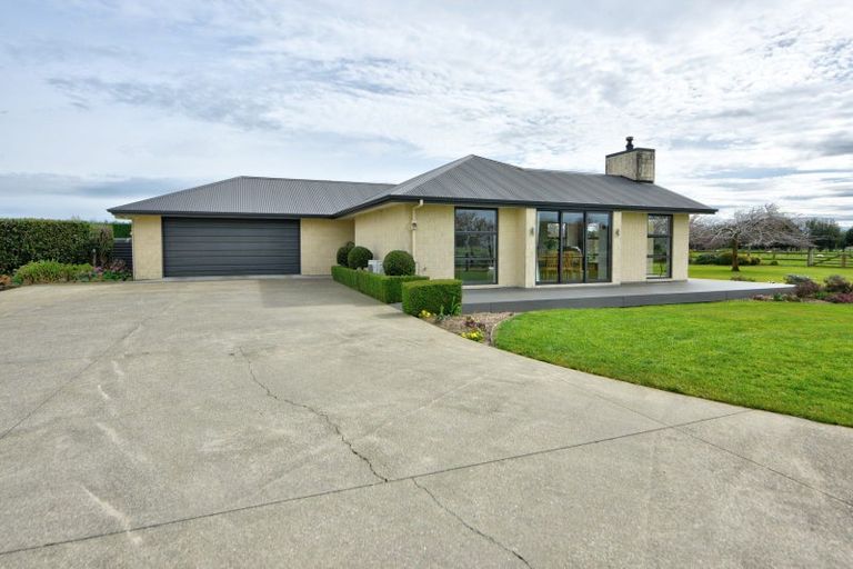 Photo of property in 24 Mckinnon Road, Edendale, Wyndham, 9893