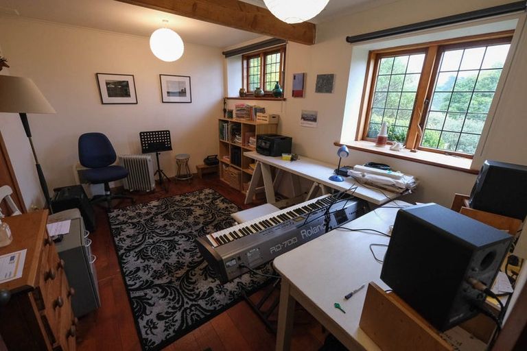 Photo of property in 21 Harland Street, Brooklyn, Wellington, 6021