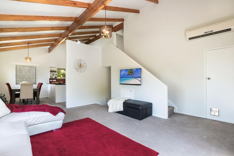Photo of property in 10 Prestwick Place, Wattle Downs, Auckland, 2103