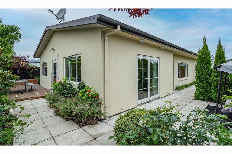 Photo of property in 35 Gresford Street, Edgeware, Christchurch, 8013