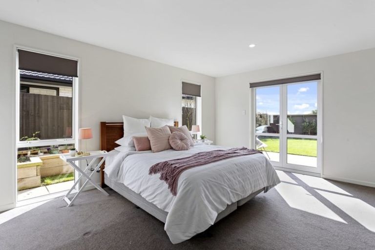 Photo of property in 1 Glen Kerran Close, Broomfield, Christchurch, 8042