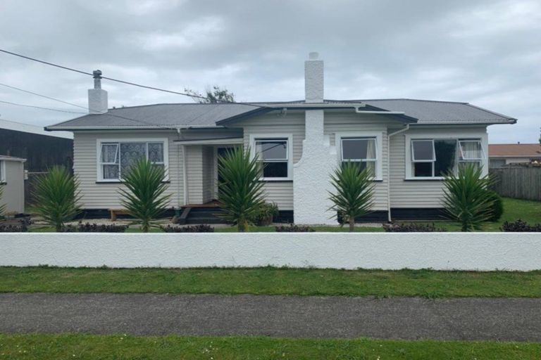Photo of property in 24 Morrissey Street, Hawera, 4610