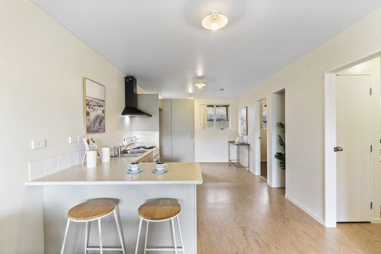 Photo of property in 1/242 Great North Road, Henderson, Auckland, 0612