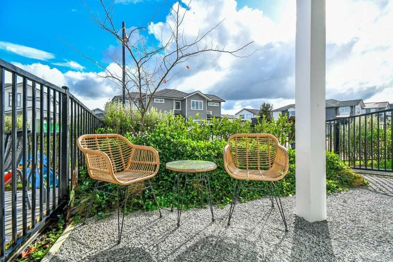 Photo of property in 16 Fort Lincoln Loop, Karaka, Papakura, 2113