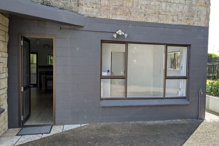 Photo of property in 1 Cliff Lane, Glenbrook, Waiuku, 2681