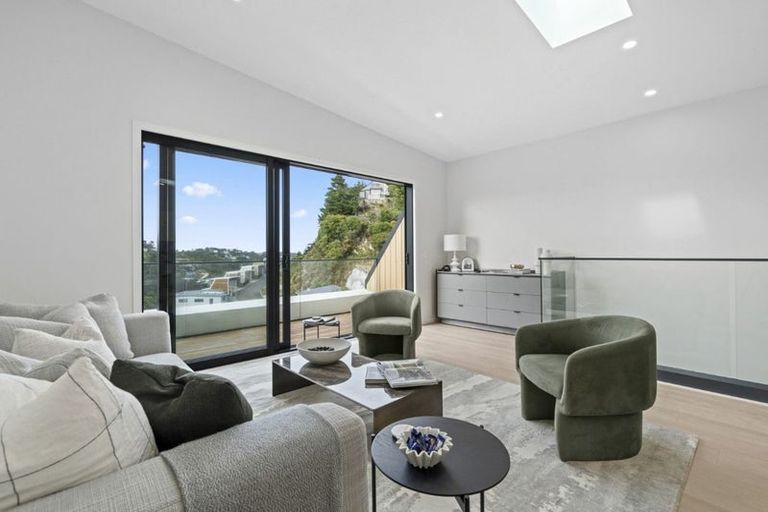 Photo of property in 115 Tiketike Way, Brooklyn, Wellington, 6021