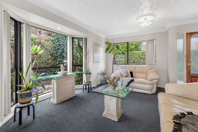 Photo of property in 3 Caroline Crescent, Highbury, Palmerston North, 4412