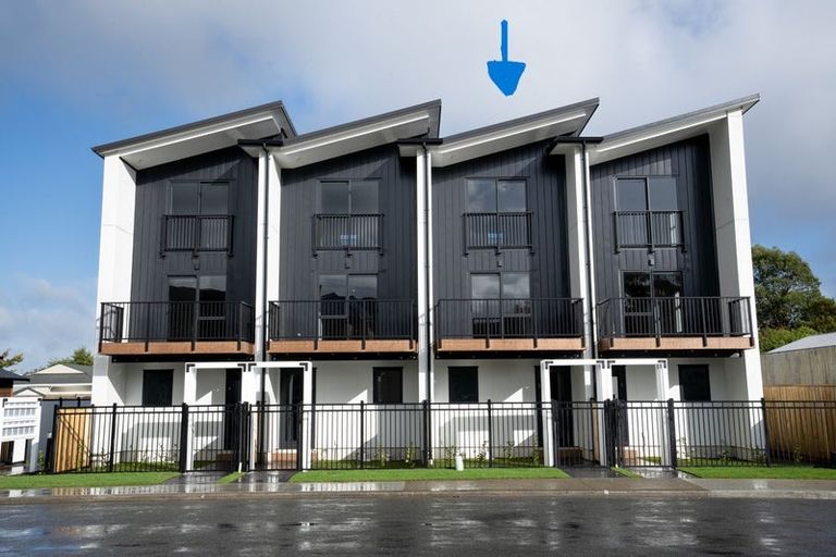 Photo of property in 2/41 Collingwood Street, Waterloo, Lower Hutt, 5011