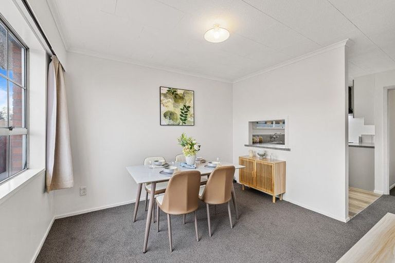 Photo of property in 28 Sawtell Place, Northcote, Christchurch, 8052