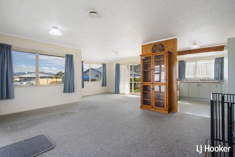 Photo of property in 12 Carrick Robertson Place, Waihi, 3610