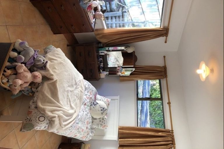 Photo of property in 1/147 Ocean View Road, Hillcrest, Auckland, 0627