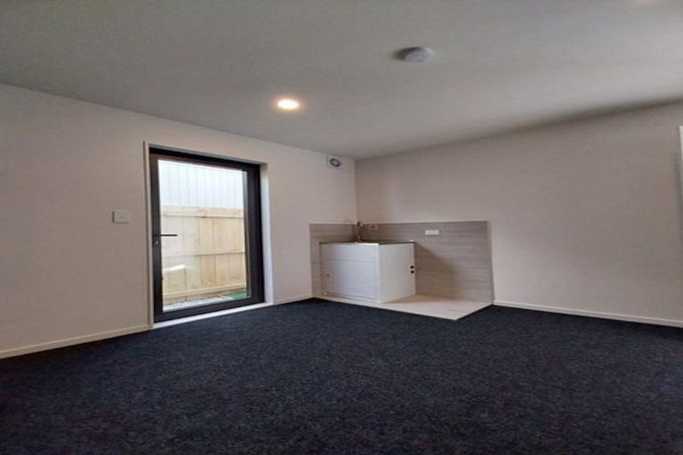 Photo of property in 10/116 Colwill Road, Massey, Auckland, 0614