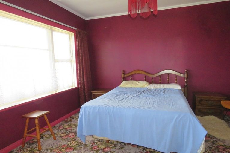 Photo of property in 60 Romilly Street, Westport, 7825