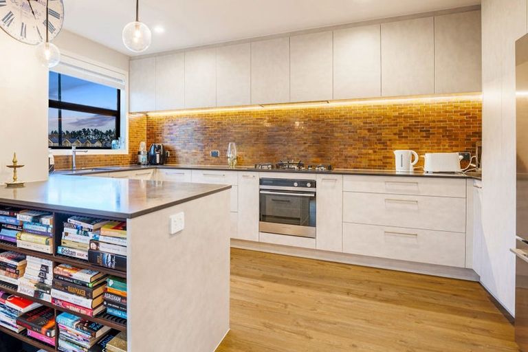 Photo of property in 3 Podgora Avenue, Kumeu, 0810