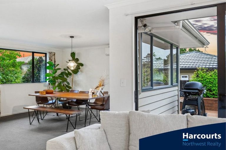 Photo of property in 169j Colwill Road, Massey, Auckland, 0614