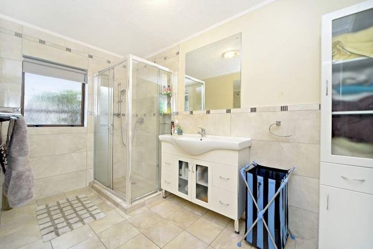 Photo of property in 1/9 Waterview Road West, Takanini, 2112