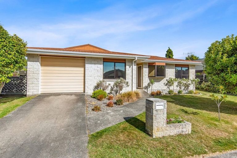 Photo of property in 72 Kapanui Road, Waikanae, 5036
