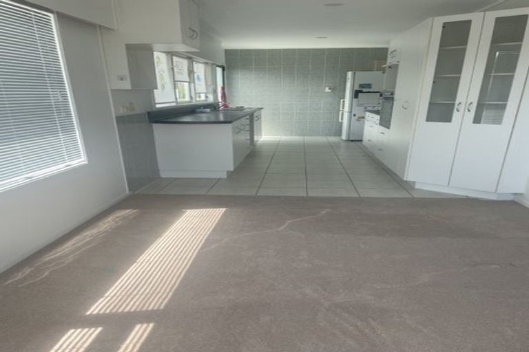 Photo of property in 48 Tauhinu Road, Greenhithe, Auckland, 0632