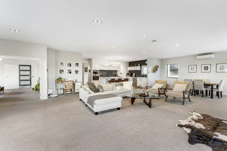 Photo of property in 31 Aldon Lane, The Gardens, Auckland, 2105