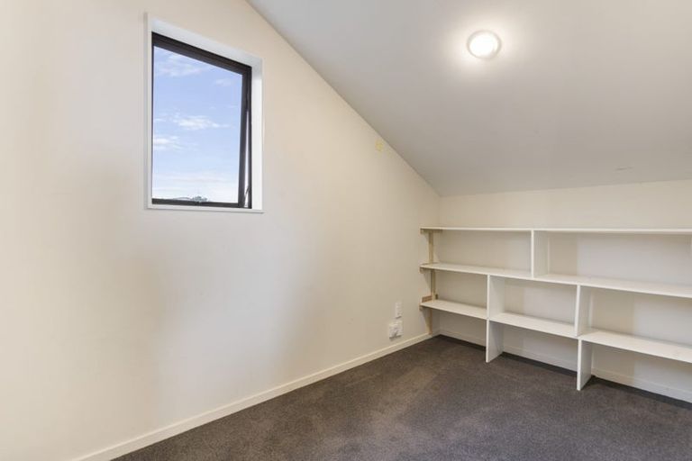 Photo of property in 40 Keri Vista Rise, Papakura, 2110