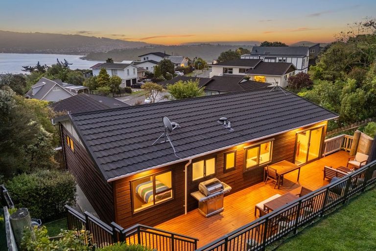 Photo of property in 2/75 Eskdale Road, Papakowhai, Porirua, 5024