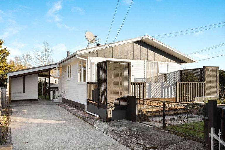 Photo of property in 2 Mabian Crescent, Deanwell, Hamilton, 3206