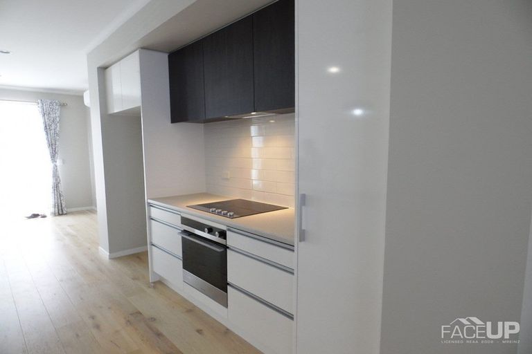 Photo of property in 213 Hobsonville Point Road, Hobsonville, Auckland, 0616