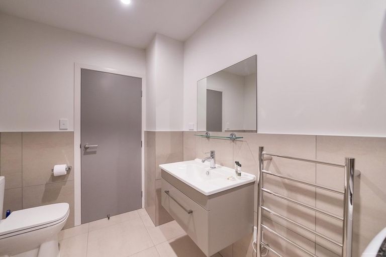 Photo of property in Wyndham Gardens Apartments, 411/30u Red Oaks Drive, Frankton, Queenstown, 9300