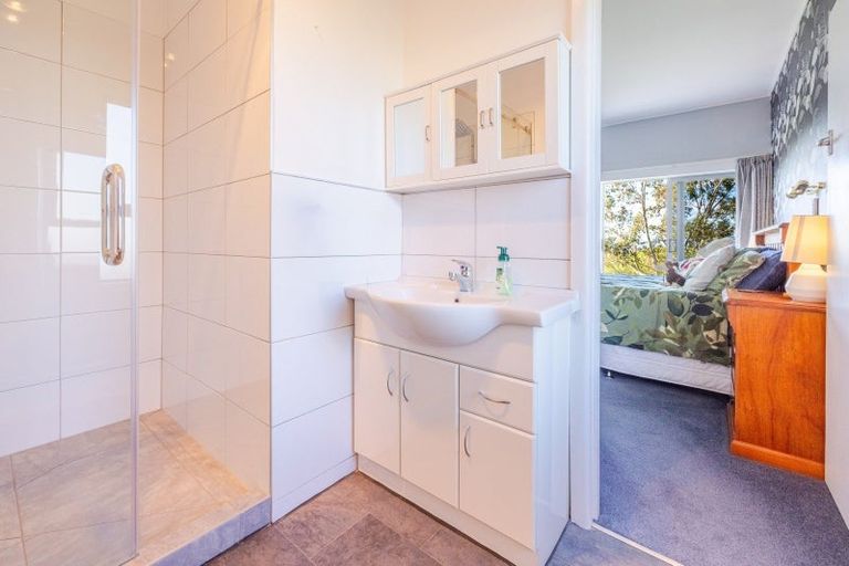 Photo of property in 89 Tiffen Lane, Waipawa, 4210