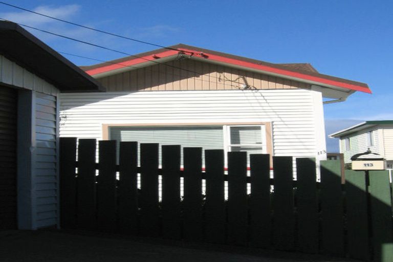 Photo of property in 111 Queens Drive, Lyall Bay, Wellington, 6022