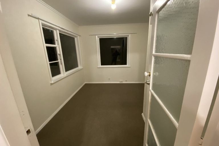 Photo of property in 158f1 Newlands Road, Newlands, Wellington, 6037