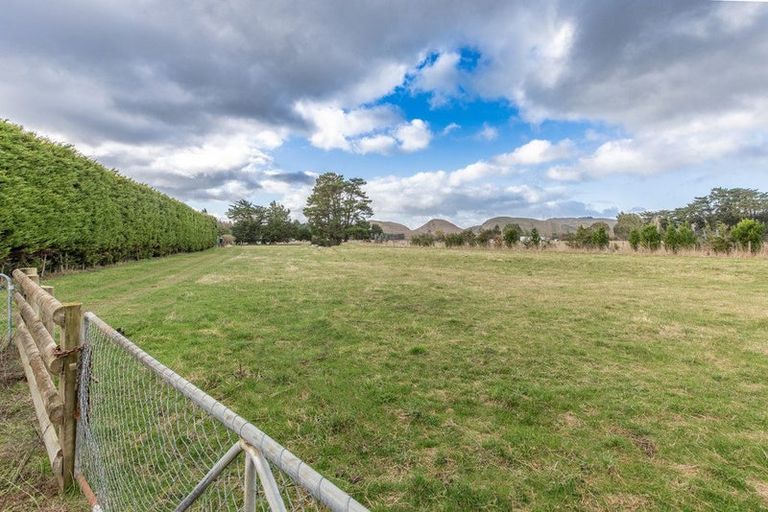 Photo of property in 54 Charles Street, Takapau, 4203