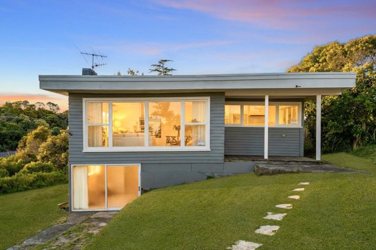 Photo of property in 2 Glengarry Road, Glen Eden, Auckland, 0602