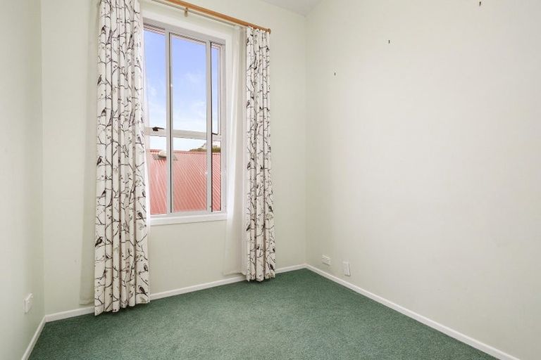 Photo of property in 9 Apuka Street, Brooklyn, Wellington, 6021