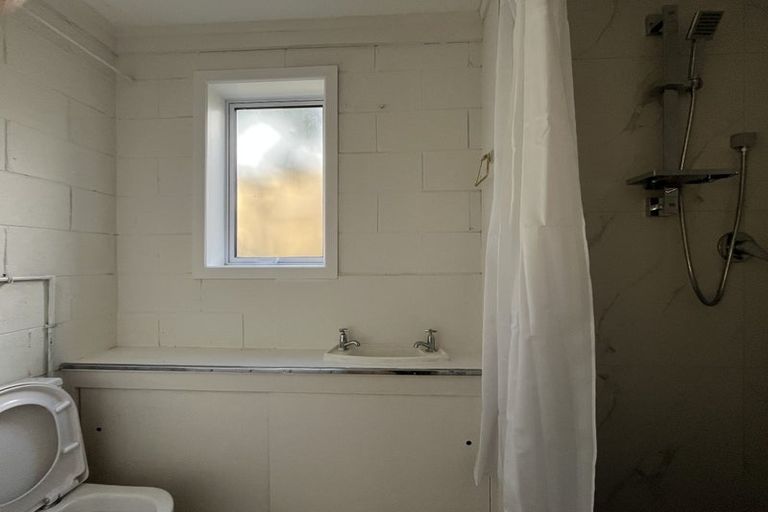 Photo of property in 1 Clematis Avenue, Murrays Bay, Auckland, 0630