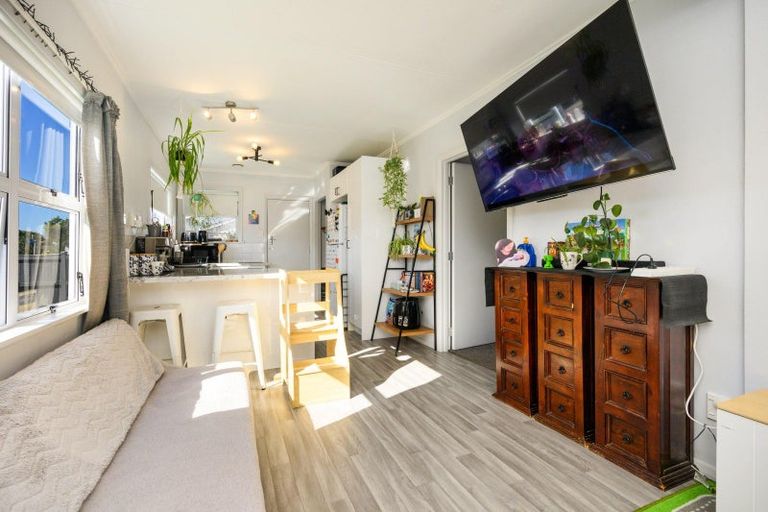 Photo of property in 1 Cremorne Avenue, Hokowhitu, Palmerston North, 4410